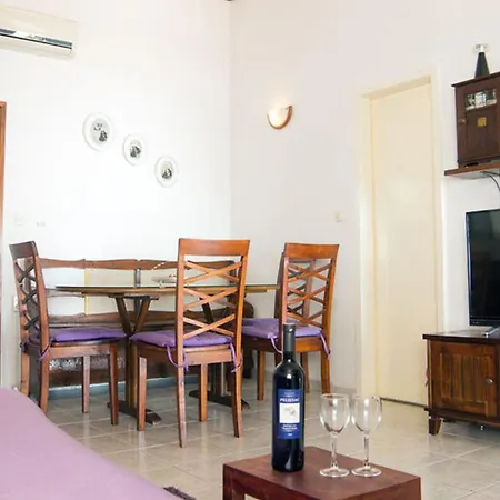 House Mirta